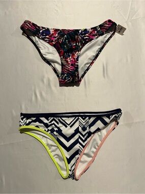 New Victoria’s Secret, pink bikini bottoms plus a free gift size small